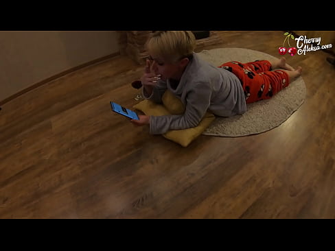 ❤️ Skør blondine suger kæmpe pik og hopper på den - analsex Porno at da.mailkassa.ru ️