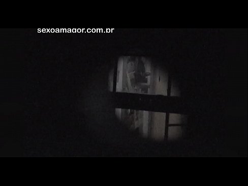❤️ Blondie bliver hemmeligt videooptaget af en voyeur fra nabolaget gemt bag hule mursten Porno at da.mailkassa.ru ️